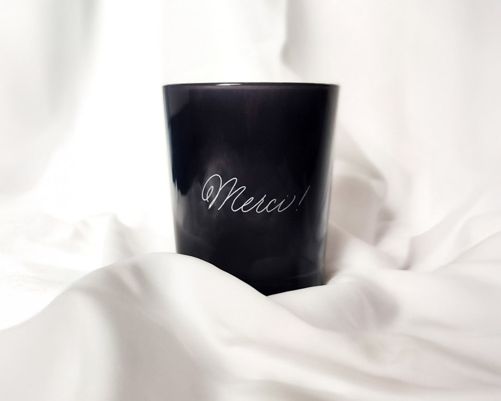 Cadeau personnalisé bougie calligraphiée par artiste en gravure