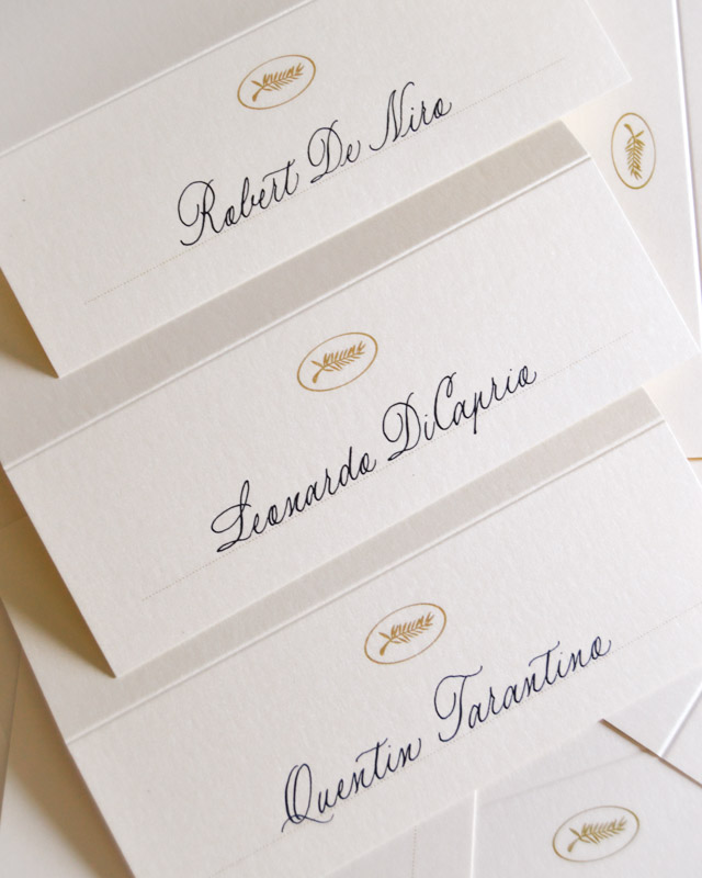 Calligraphie sur porte noms pour Festival de cannes